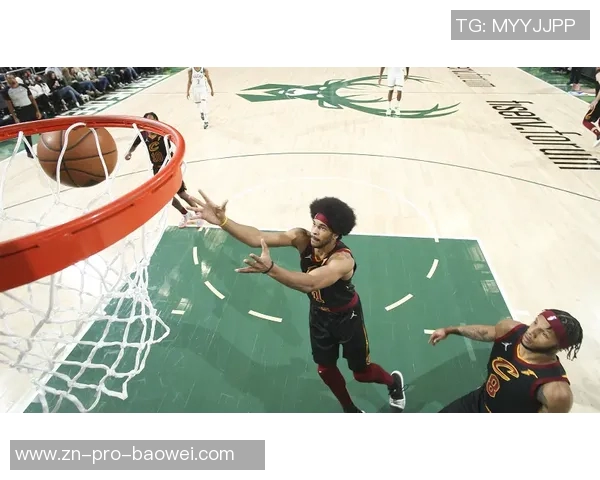 加兰半场表现出色8投4中贡献12分1板6助3断助队争胜